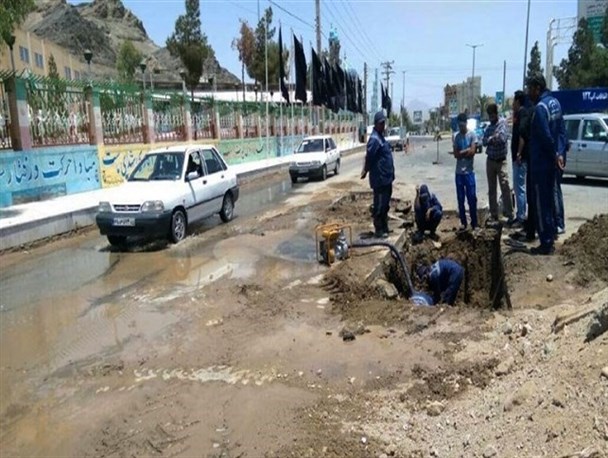 بحران بی آبی از یک سو هدر رفت آب از شبکه آبرسانی از سوی دیگر/فرسودگی لوله ها عامل اصلی مشکلات!