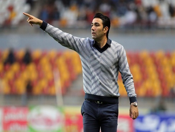 نکونام؛ نزدیک‌ترین گزینه به نیمکت سرمربی‌گری استقلال/ جواد لیست ابتدایی داد؛ آجورلو به‌دنبال رضایت‌نامه از فولاد