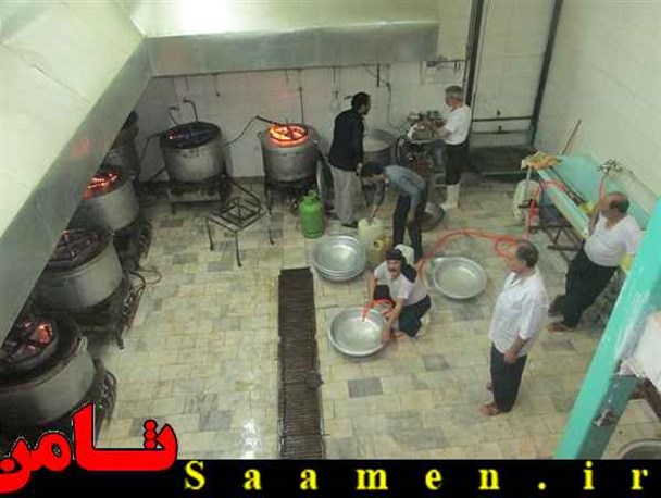 پخت و توزیع سحری بین شب زنده داران قدر در قم+تصاویر