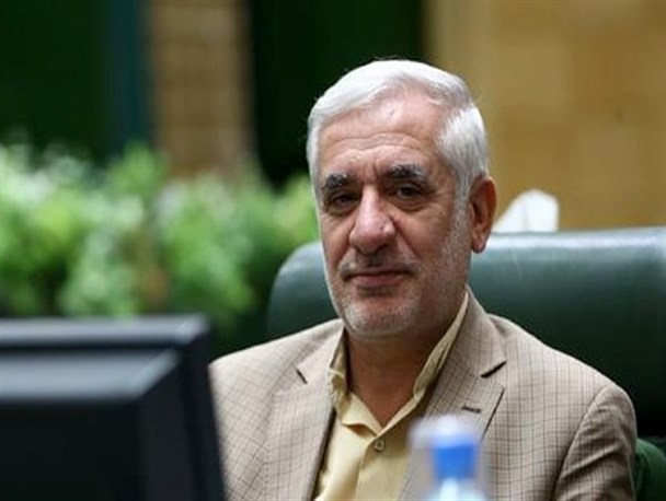 موسسات مالی و اعتباری سرانجام زمین خواهند خورد / افزایش سود صرفا دانه پاشی برای جذب سپرده‌های مردم است