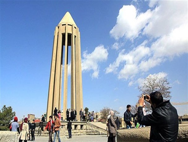 بازدید روزانه 15 هزار نفر گردشگر از آرامگاه بوعلی همدان