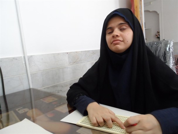 کسب رتیه 242 کنکور توسط روشندل اردکانی +پیام مدیرکل آموزش و پرورش استان یزد