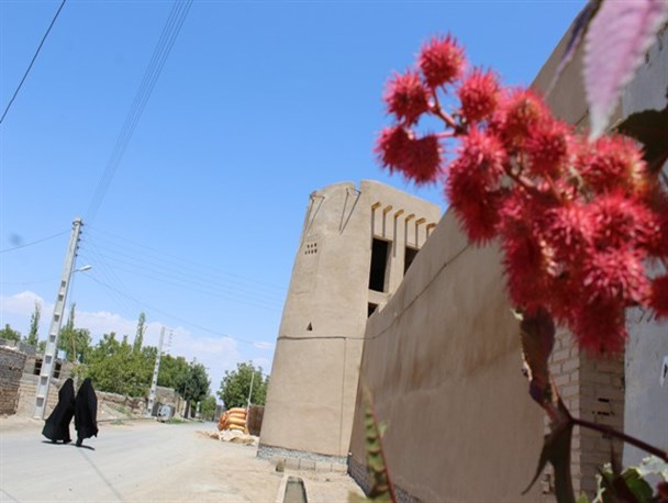 گزارش تصویری/پایان مرمت برج تاریخی اسد خان میامی