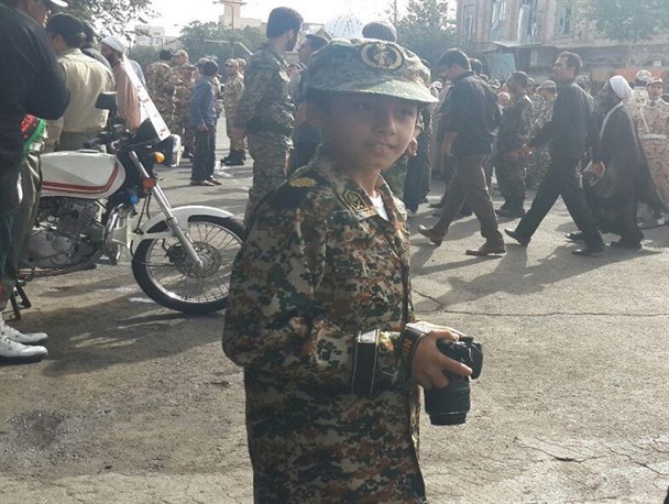 فرزند 11ساله شهید مدافع حرم به عنوان خبرنگار نمونه تجلیل شد+تصاویر