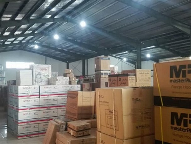 406 پکیج احتکاری با مبلغ بیش از 10 میلیارد ریال در فردیس کشف شد/ 2 نفر دستگیر شدند