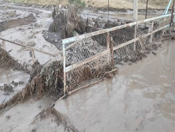 جاری‌شدن سیل در روستای "کمندان" لرستان