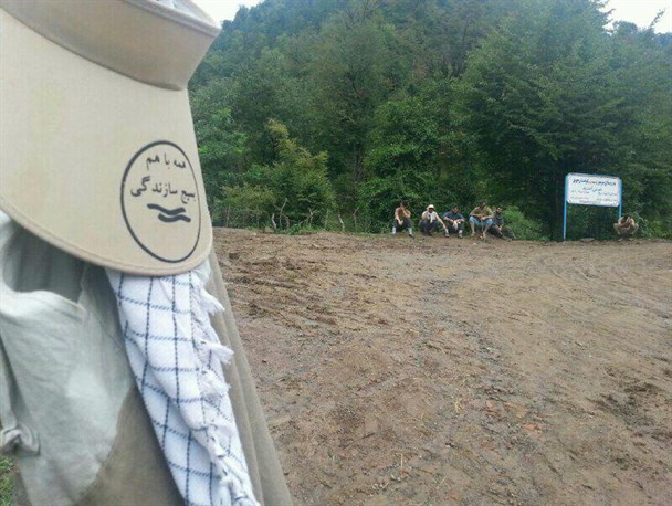 حضور گروه جهادی از دانشگاه گیلان در روستای که هیچ امکانات رفاهی ندارد!