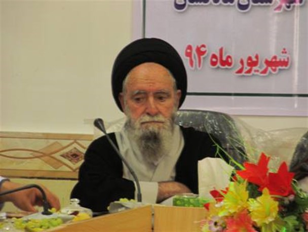 نماز جمعه ،یکی از پشتیبانان انقلاب است /اقامه نماز جمعه در ۸۵۰ شهر ایران