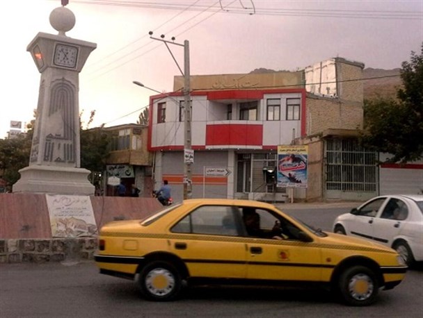 نمای ساختمان هایی که سنخیتی با اقلیم و فرهنگ سمیرم ندارند
