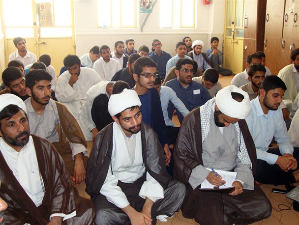 تجمع اعتراضی اساتید و طلاب مدرسه علمیه دیر +تصاویر