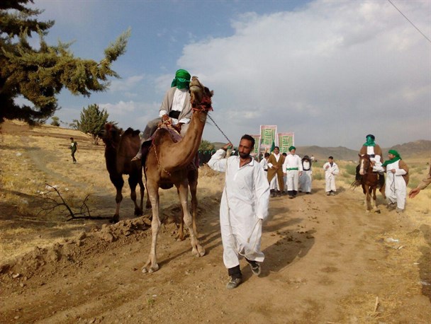 بازسازی واقعه غدیر خم در شهرستان سنقروکلیایی برگزار شد