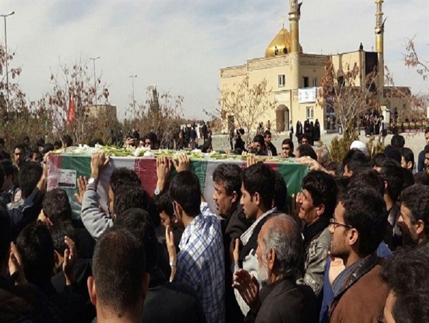 شهدای مظلوم دانشگاه/ بی‌خیالی مسئولان دانشگاه نسبت به ساخت مقبره شهدا 2 سال پس از تدفین