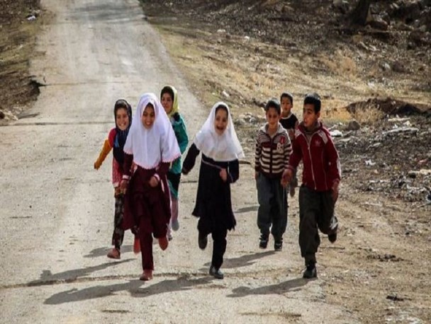 دانش آموزان مناطق محروم کهگیلویه و بویراحمد نیازمند دستان پر مهر هم استانی ها/نذر مهر در آستانه بازگشایی مدارس+تصاویر