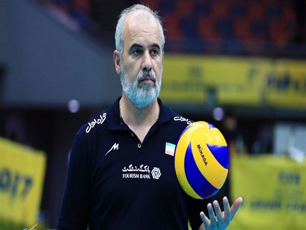 خوش‌خبر: بازیکنان و سرمربی تیم ملی والیبال را نباید با یک تورنمنت قضاوت کرد/ توان تیم ایران در قهرمانی آسیا به رقبا می‌چربد
