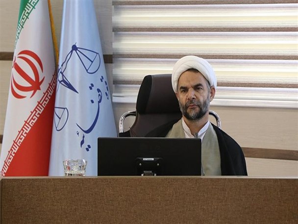 هر فعالیتی که به سلامت و بهداشت مردم لطمه بزند باید متوقف گردد