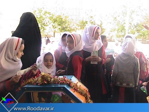 جشن عاطفه ها، فرهنگ نوعدوستی را در دانش آموزان نهادینه می کند
