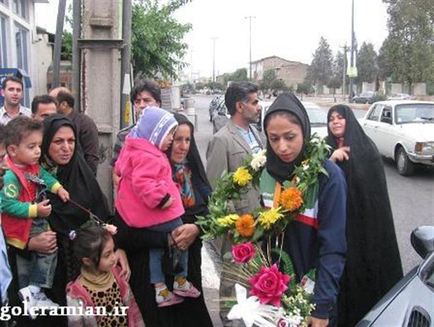 مراسم استقبال از بانوی قهرمان کبدی دلندی در مسابقات آسیائی اینچئون