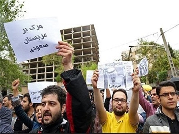 تمسخر،عدم پاسخگویی، پاس کاری،این است پاسخ مسوولین سیاسی شهرستان رشت به دانشجویان