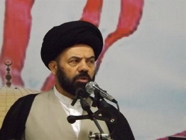انقلاب اسلامی  استکبار را به زانو در آورده است/سازش کلمه ناشناسی در رویارویی با  آمریکا است