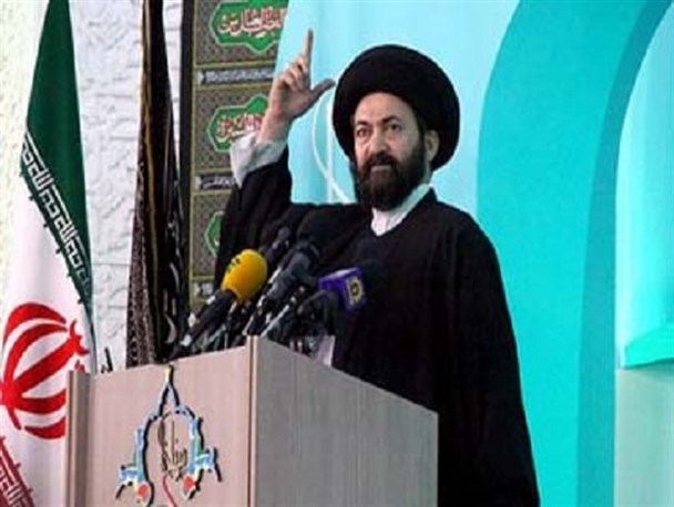 ایستادگی در برابر فشارهای سنگین اهریمن درس بزرگ عاشورا است/ مجالس محرم آلوده به تبلیغات انتخاباتی نشود