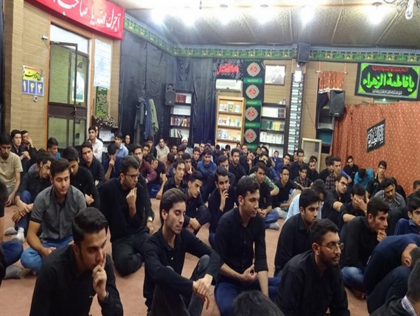 سوگواری دانشجویان دانشگاه صنعتی در شب پنچم محرم