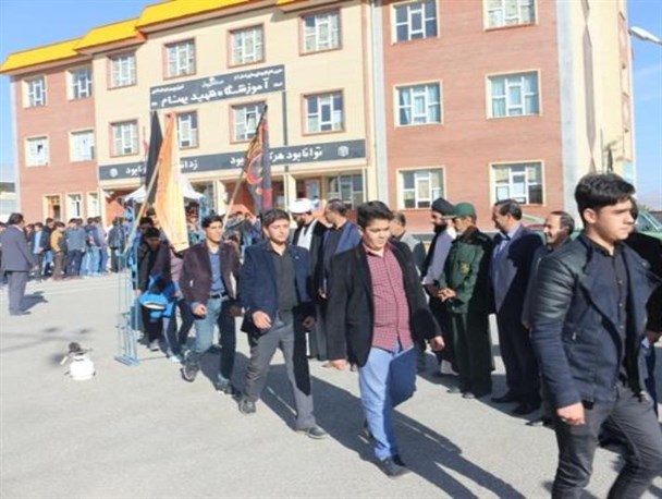 اعزام کاروان راهیان نور دانش آموزی چالدران به مناطق عملیاتی /تصاویر