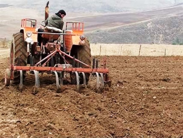 آغاز عملیات کشت محصولات پاییزه در اردل