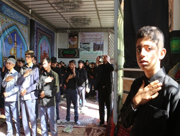 تجمع عاشورایی نوجوانان میاندوآبی در همایش "احلی من العسل" + تصاویر