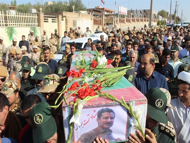 تشییع پیکر شهید تخریبچی «قربان برات‌زاده» در شهرستان قصرشیرین+ تصاویر