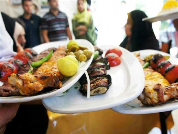 نرخنامه رستوران‌ها بر اساس قیمت‌ روز مواد اولیه تنظیم نمی‌شود