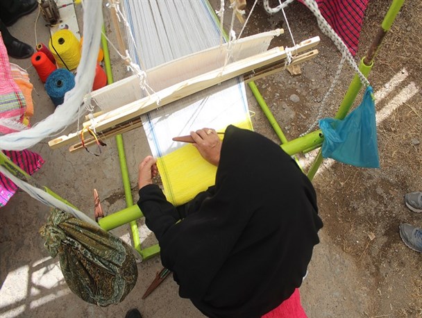 ۷۰ مجوز سه‌گانه صنایع دستی در رشتخوار صادر شد/ احیای اقتصاد روستا با حمایت از مشاغل خانگی ممکن است