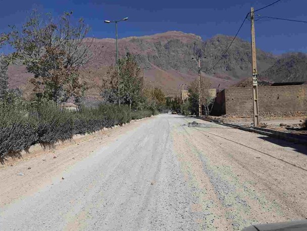 خیابان های پر تردد که در نهضت آسفالت سی سخت مورد توجه قرار نگرفتند