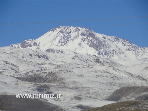 نمای زیبای قله پر از برف سبلان از نیر