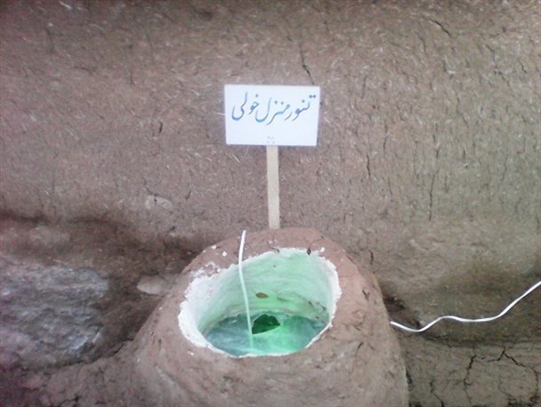 نمایشگاهی با هنرمندی یک مادر در کوهدشت