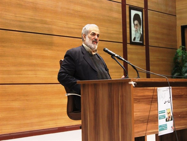 برخی هنوز آمریکا را نشناخته اند/ هدف آمریکا سلطه بر سکوهای نفتی خاورمیانه است/ آقای روحانی کدام بُرد را می گوید