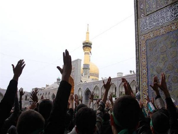 ۸۵۰ سخنرانی و مرثیه سرایی در حرم رضوی برگزار شد/ اهداء پرچم آستان قدس به ۴۰۰ هیات مذهبی