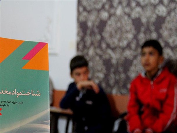 کودکان کار آسیب پذیرترین قشر در برابر اعتیاد هستند+تصاویر