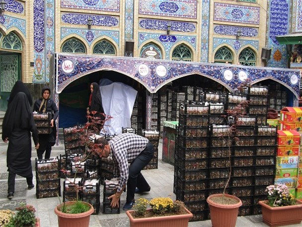 ارسال کمک‌های مردمی نهاوند به موکب‌های مسیر پیاده‌روی اربعین+ تصاویر
