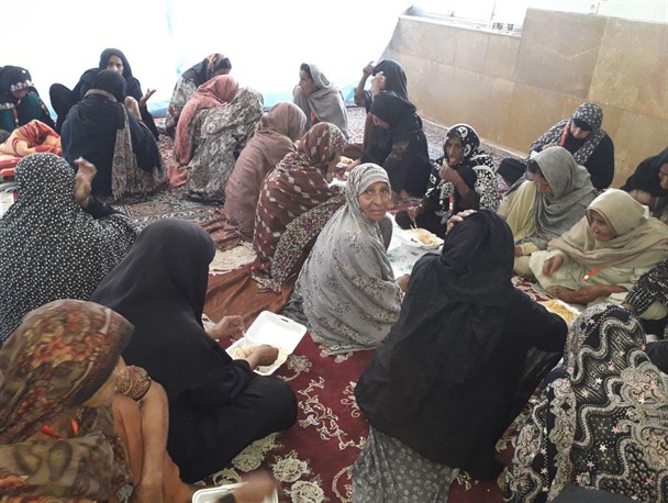 خدمات رسانی به زائران ایرانی و پاکستانی در موکب حضرت زینب بوستان باشت + تصاویر