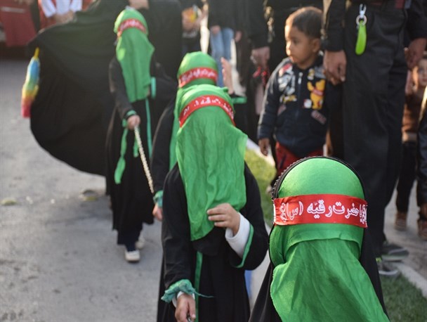 حرکت نمادین «کاروان اشک» در میبد
