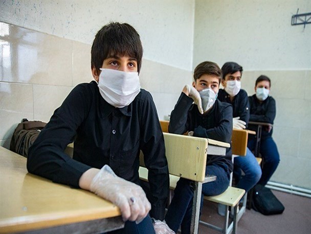 گلایه والدین از اخذ حق بیمه دانش‌آموزان با وجود برگزاری مجازی کلاس‌های درس/ مدیر کل آموزش و پرورش همدان: شاید مدرسه‌ها باز شود