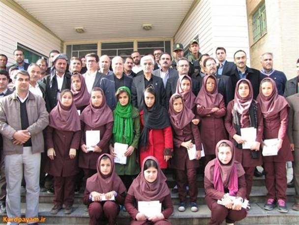 عکس یادگاری مسئولان با دختران حادثه دیده شین آباد