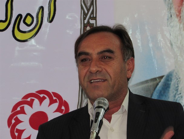دست معلولین و خادمان آنها را باید بوسید