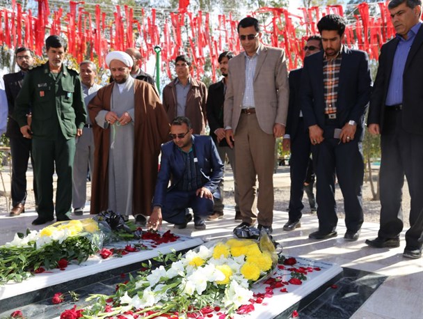 مراسم هفتمین روز تدفین شهدای گمنام در دانشگاه علوم پزشکی فسا
