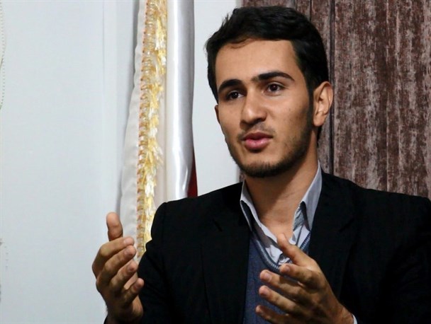 جنبش دانشجویی هرگاه بازیچه احزاب شد، از مسیر اصلی‌اش منحرف گشت/ دولت غربگرای اصلاحات دانشجو را سیاست‌زده می‌خواست نه آگاه سیاسی