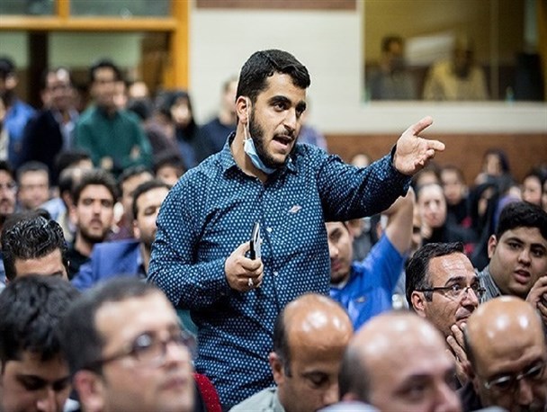 ‎بگذارید یک روز در سال برای دانشجو بماند