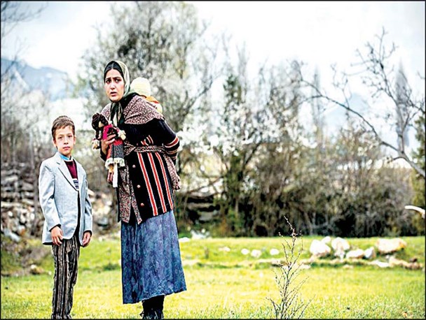 فمینیسم خانواده را نخستین جایگاه ستم بر زنان می داند