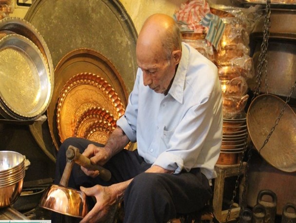 سفید گری مس با آتش سرخ؛ صنعتی رو به خاموشی در کاشان+ تصاویر