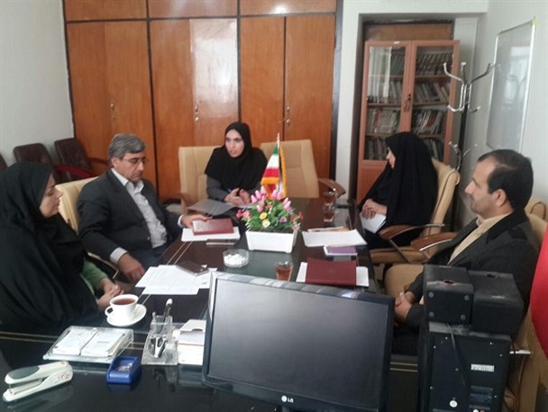 بنام: بانوان کارآفرین استان زیرچتر حمایتی شهرک های صنعتی قرار می گیرند