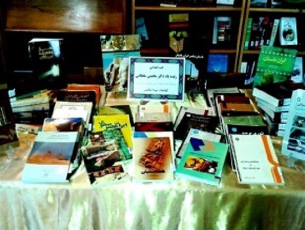 اهدای بیش از ۷۰ نسخه کتاب و جزوه آموزشی به کتابخانه شهدای چالشتر